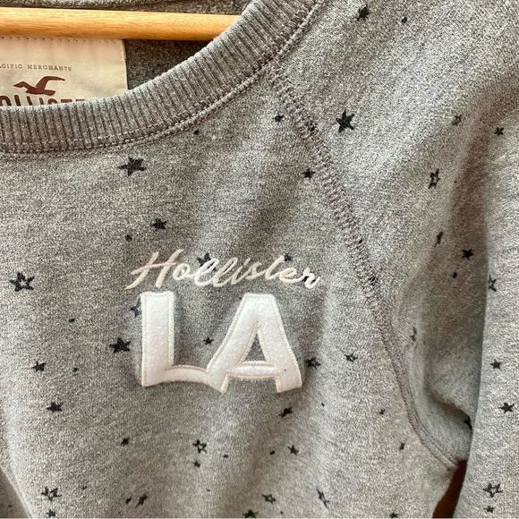 Junior Hollister Grey Crew Neck Sweatshirt - small - Picture 3 of 4